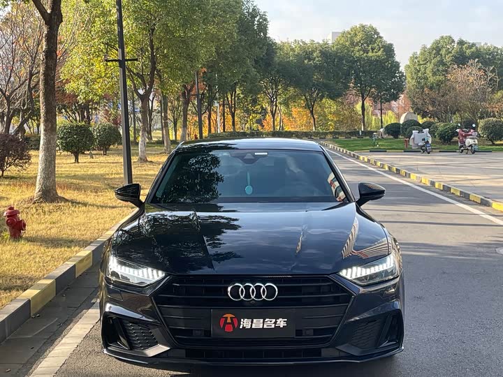 Фото 2 - Audi A7