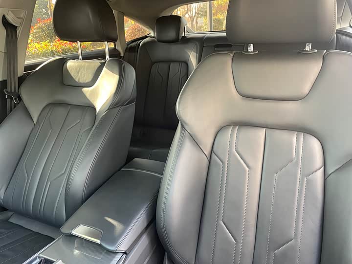 Фото 8 - Audi A7