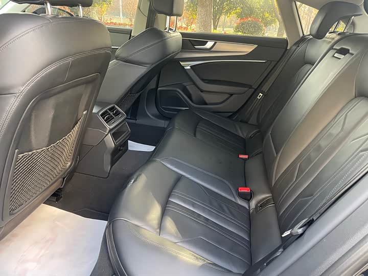 Фото 9 - Audi A7