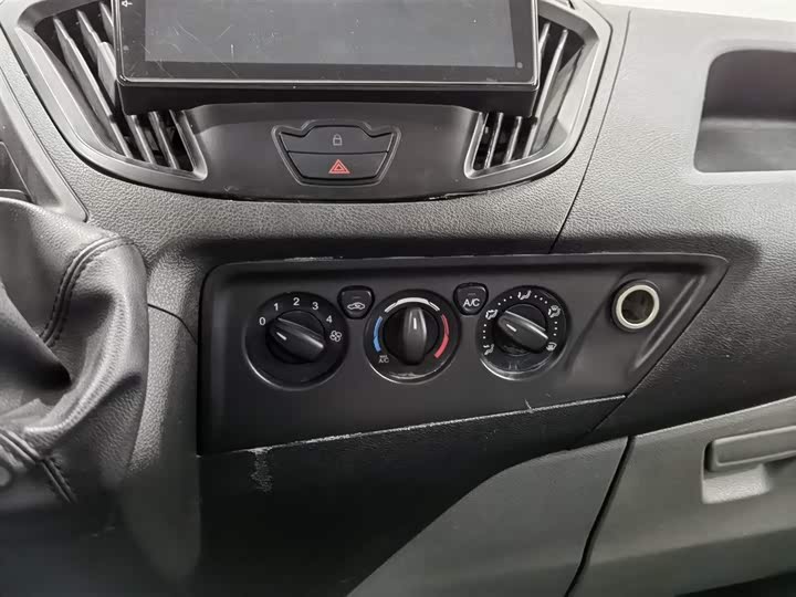 Фото 12 - Ford Transit