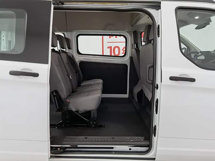 Фото 15 - Ford Transit