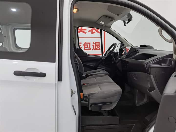 Фото 23 - Ford Transit