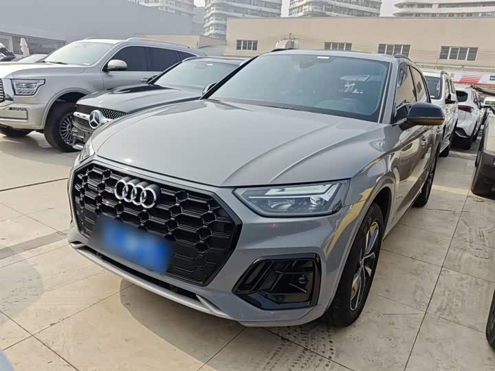 Фото 2 - Audi Q5L