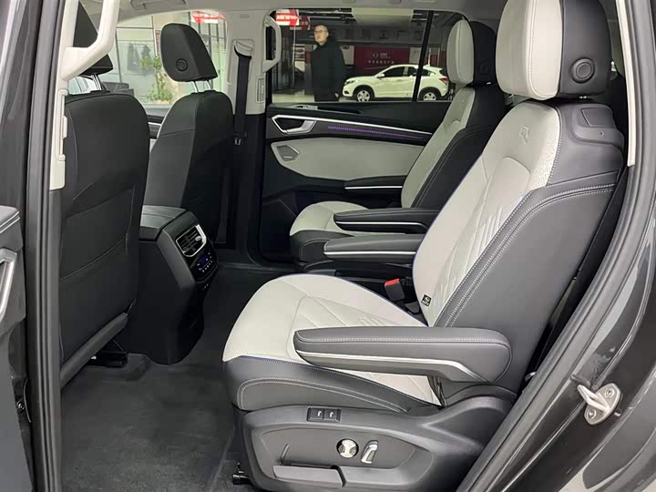 Фото 15 - Volkswagen Talagon