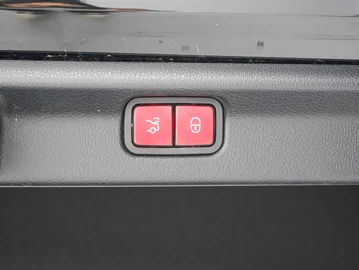 Фото 17 - Mercedes-Benz EQE