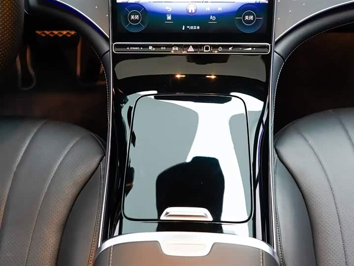 Фото 21 - Mercedes-Benz EQE