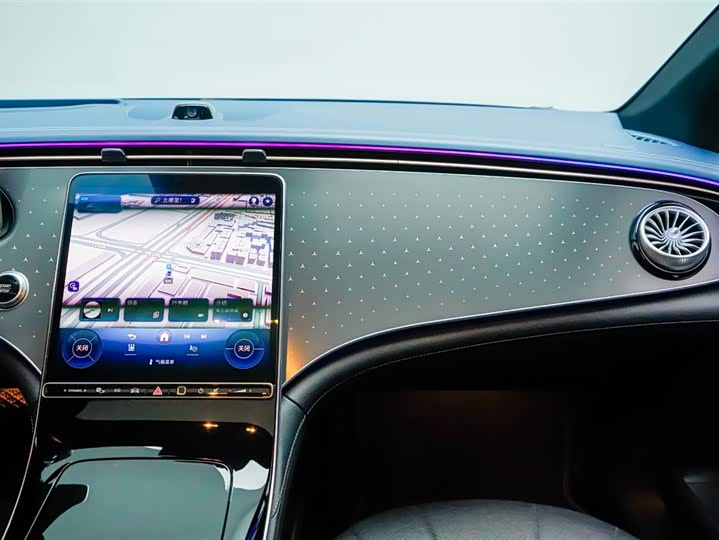 Фото 27 - Mercedes-Benz EQE