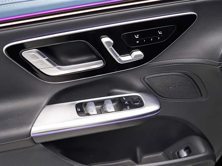 Фото 28 - Mercedes-Benz EQE