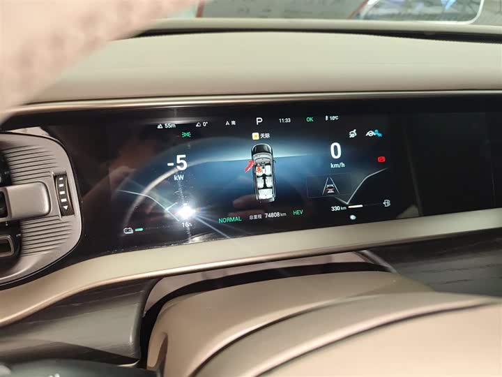 Фото 12 - Denza D9