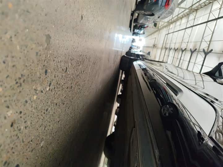 Фото 22 - Denza D9