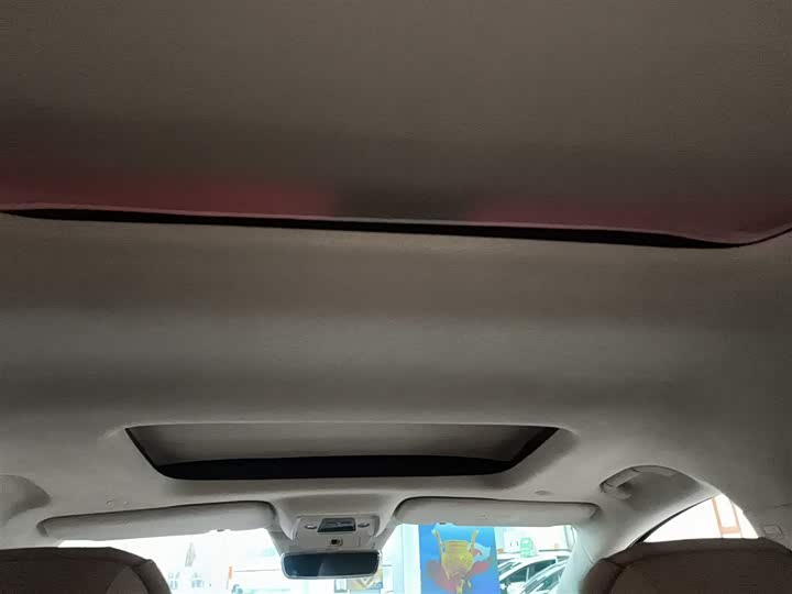 Фото 18 - Denza D9