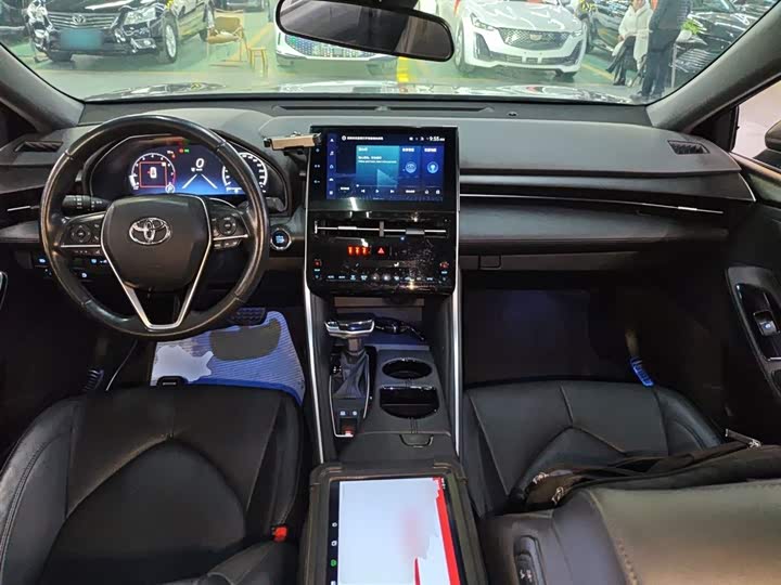 Фото 10 - Toyota Avalon