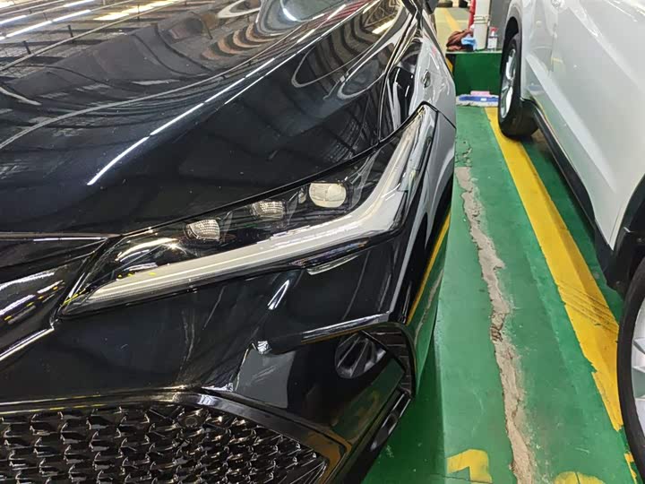 Фото 24 - Toyota Avalon