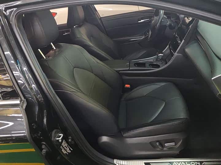 Фото 25 - Toyota Avalon