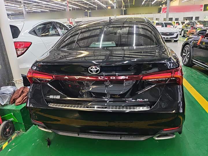 Фото 6 - Toyota Avalon