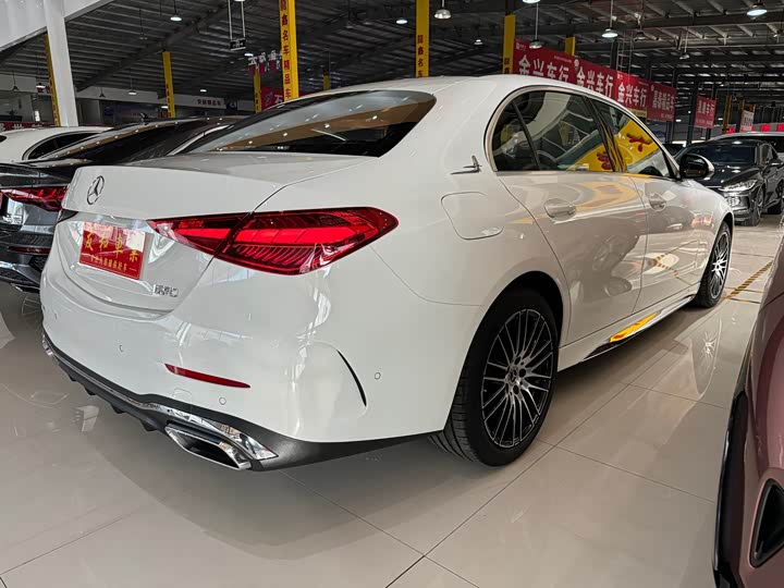 Фото 12 - Mercedes-Benz C-Class