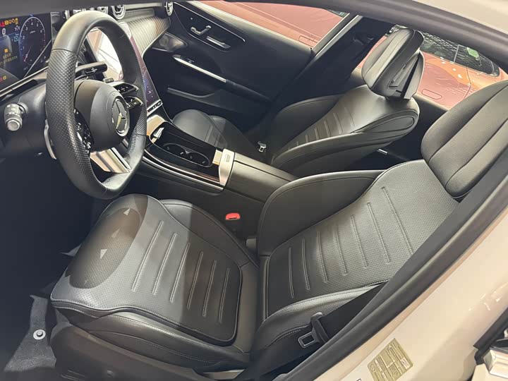 Фото 13 - Mercedes-Benz C-Class