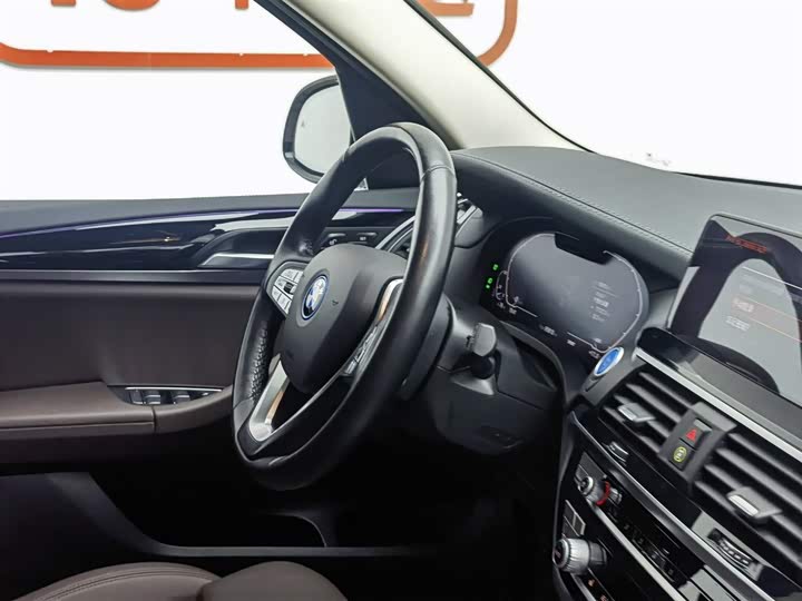 Фото 22 - BMW iX3