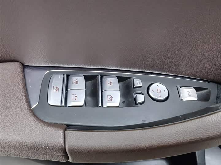 Фото 9 - BMW iX3