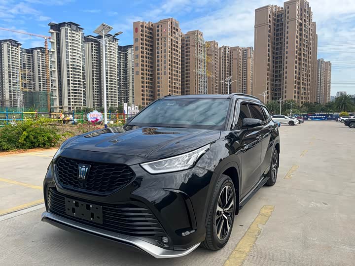 Фото 1 - Toyota Crown Kluger