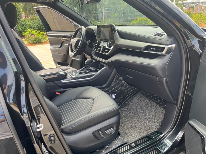 Фото 6 - Toyota Crown Kluger