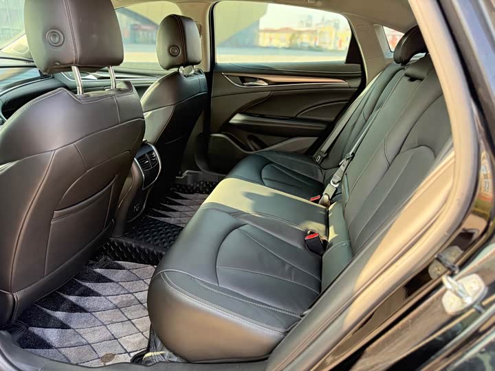 Фото 5 - Buick LaCrosse