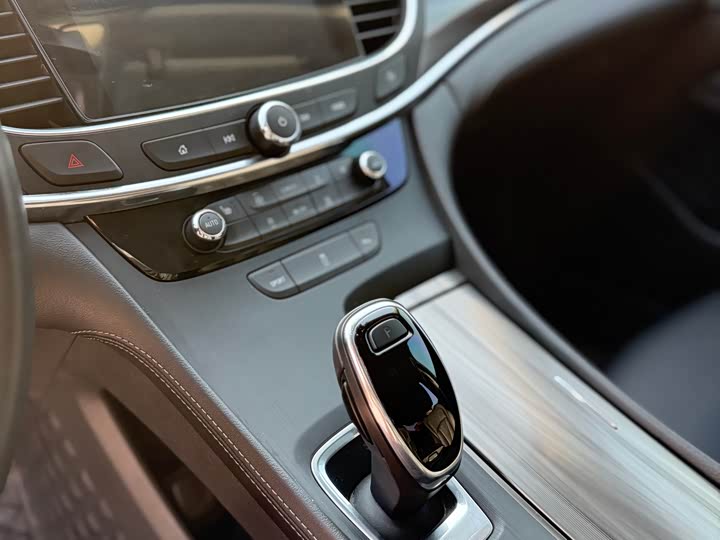 Фото 6 - Buick LaCrosse