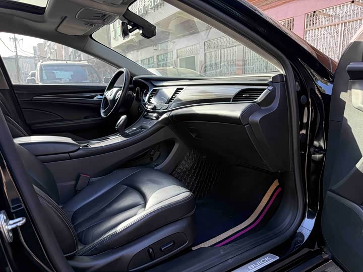 Фото 12 - Buick LaCrosse