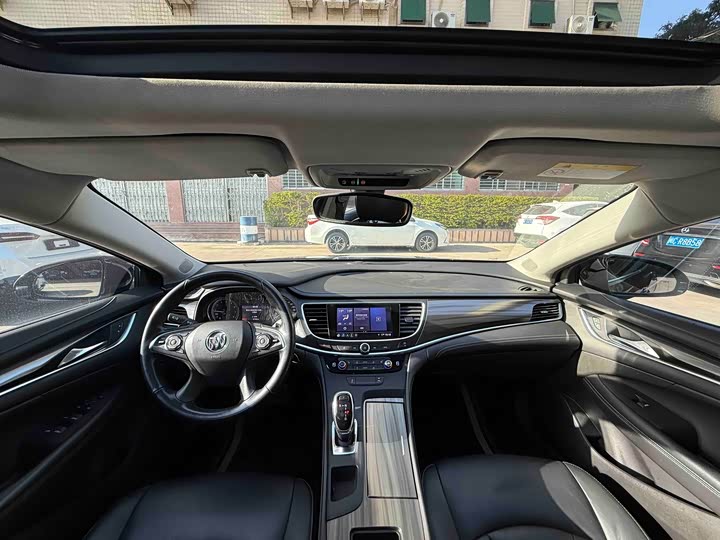 Фото 14 - Buick LaCrosse