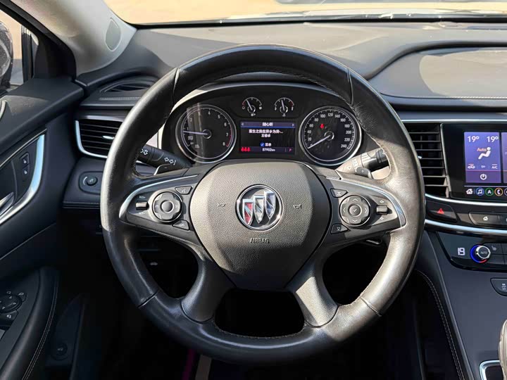 Фото 16 - Buick LaCrosse