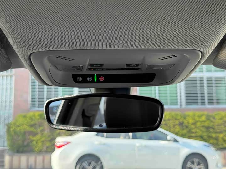 Фото 17 - Buick LaCrosse