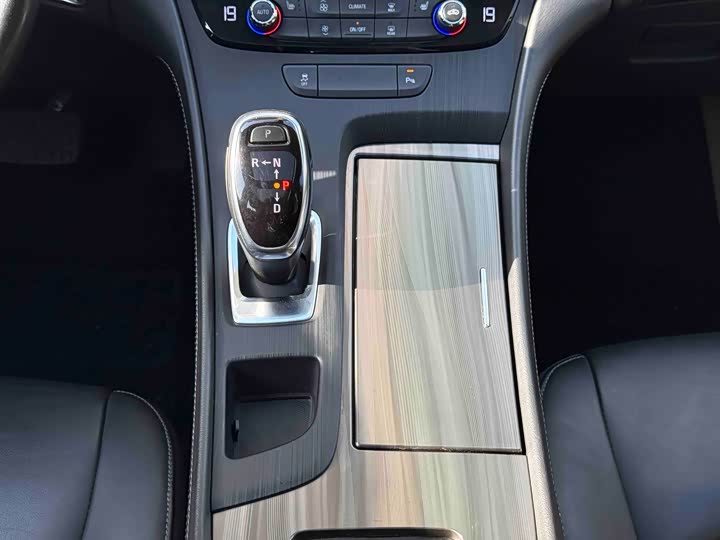 Фото 19 - Buick LaCrosse