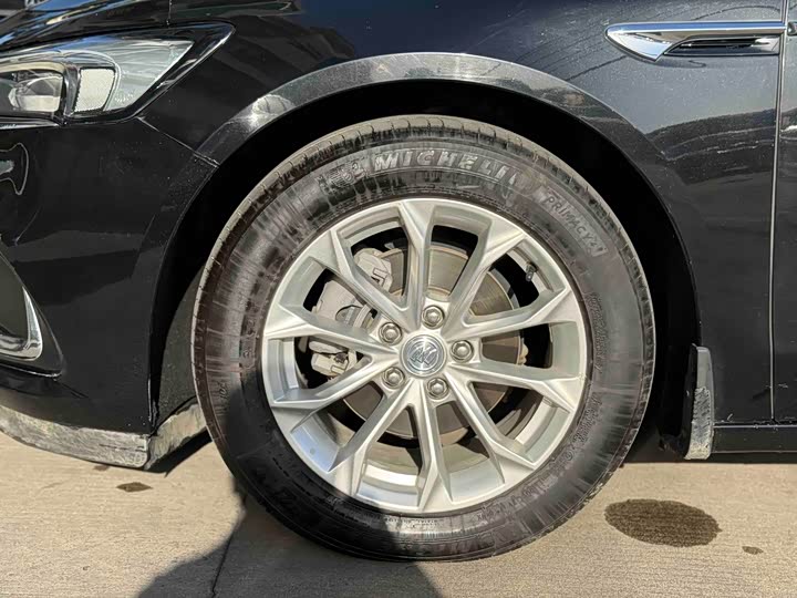 Фото 24 - Buick LaCrosse