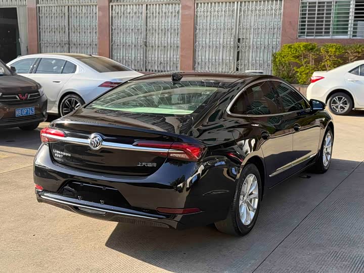 Фото 6 - Buick LaCrosse