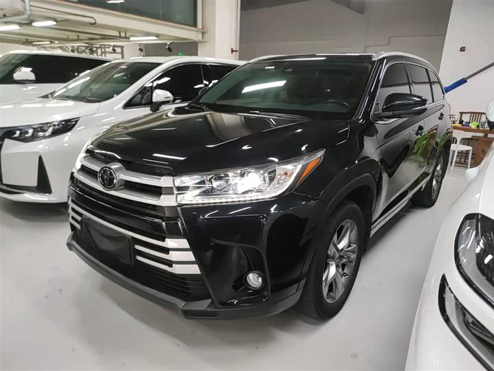 Фото 2 - Toyota Highlander