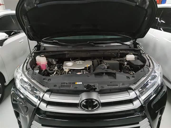 Фото 20 - Toyota Highlander