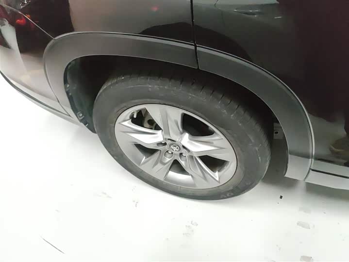 Фото 26 - Toyota Highlander