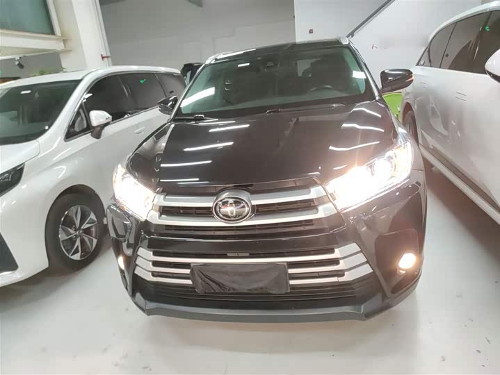 Фото 3 - Toyota Highlander