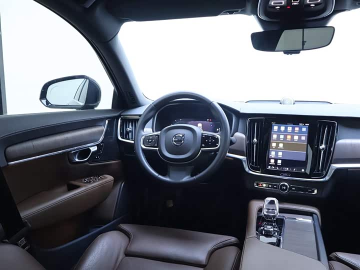 Фото 14 - Volvo S90