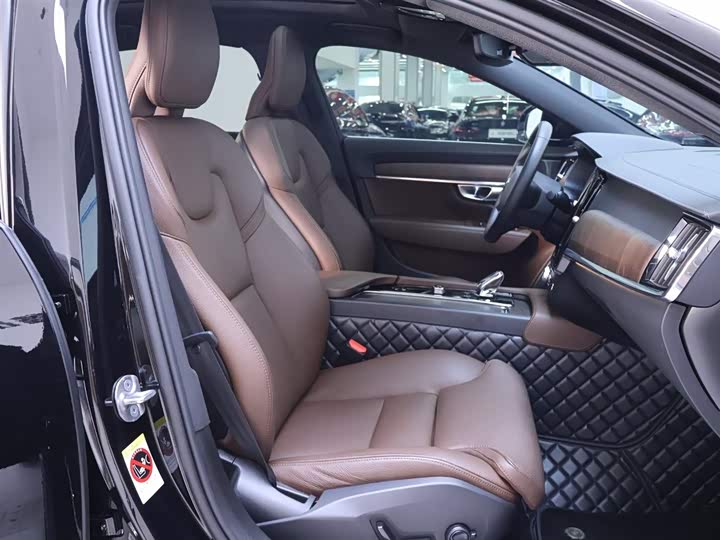 Фото 20 - Volvo S90