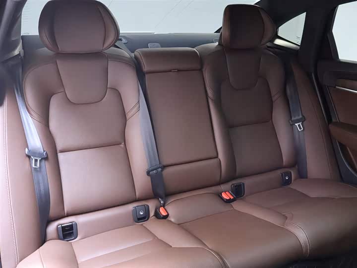 Фото 22 - Volvo S90