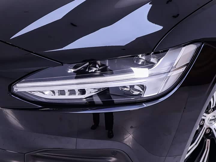 Фото 4 - Volvo S90