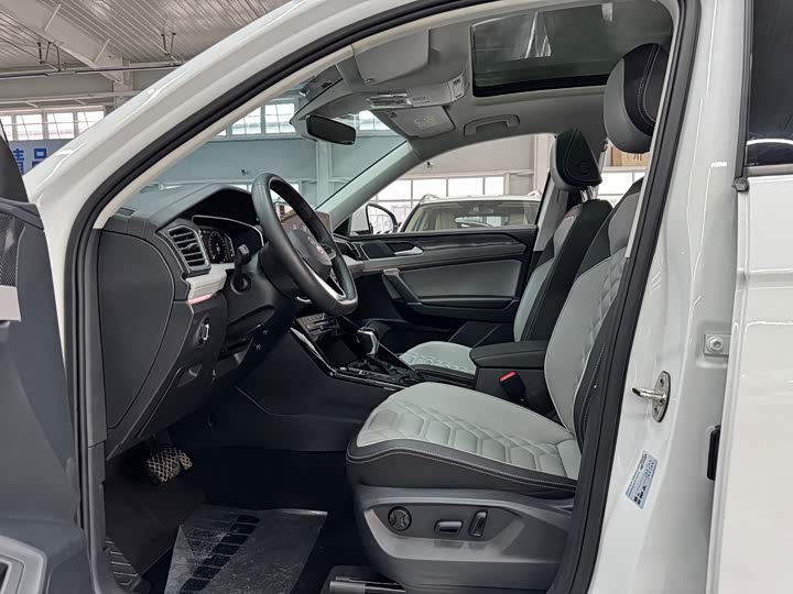 Фото 14 - Volkswagen Tayron