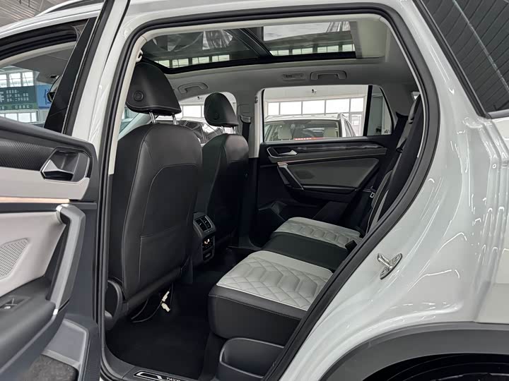 Фото 15 - Volkswagen Tayron