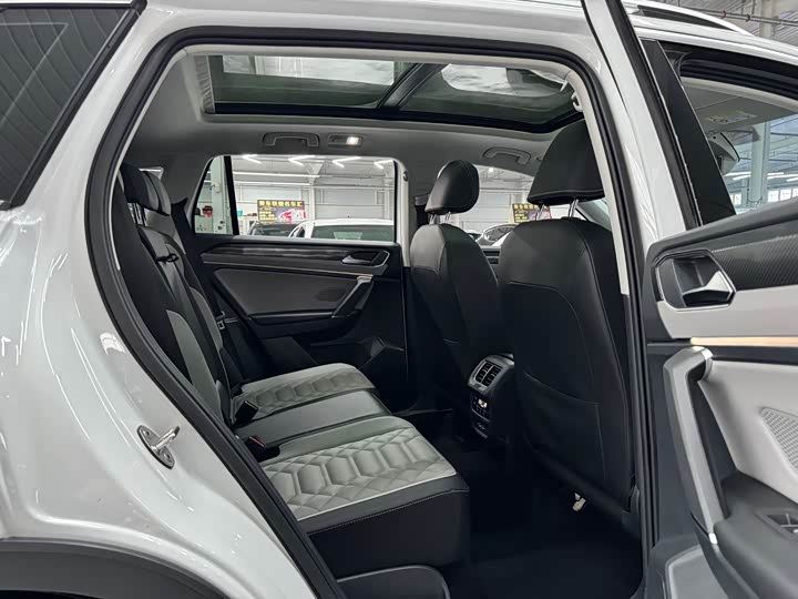 Фото 16 - Volkswagen Tayron