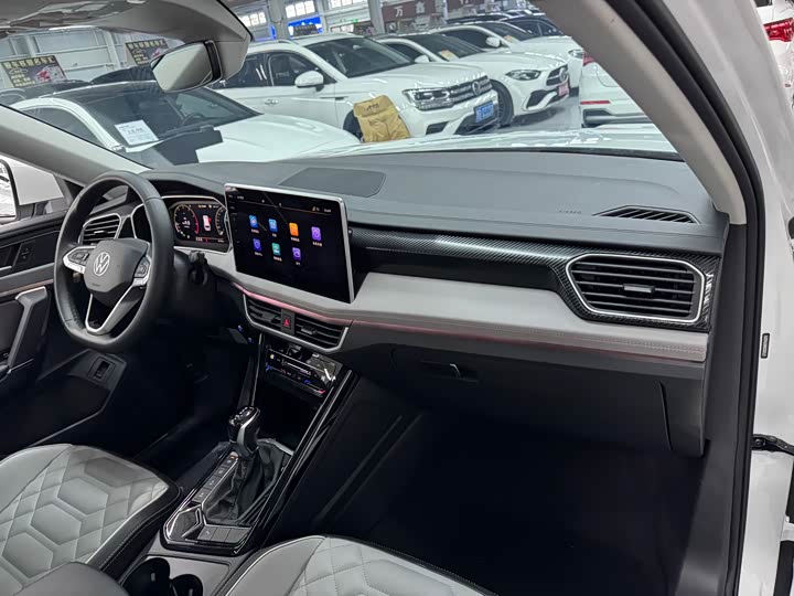 Фото 20 - Volkswagen Tayron