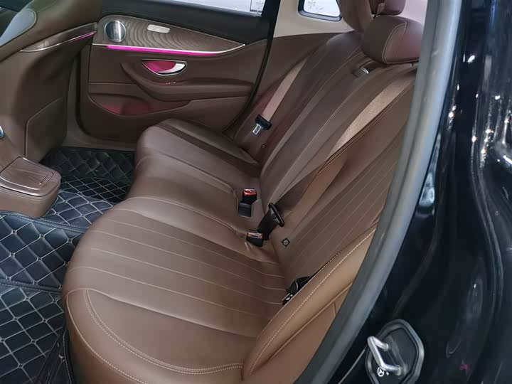 Фото 17 - Mercedes-Benz E-Class Hybrid