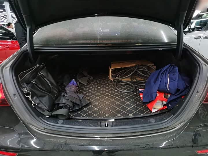 Фото 19 - Mercedes-Benz E-Class Hybrid