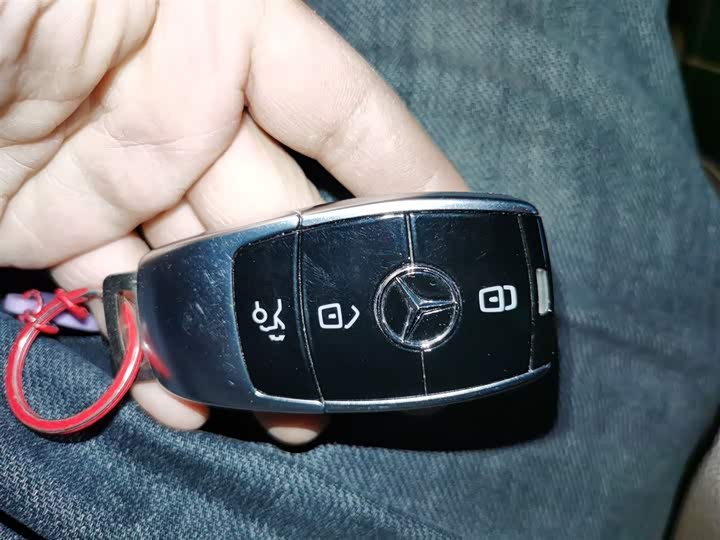 Фото 9 - Mercedes-Benz E-Class Hybrid