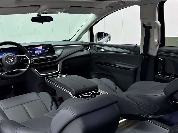 Фото 10 - Buick GL8 ES